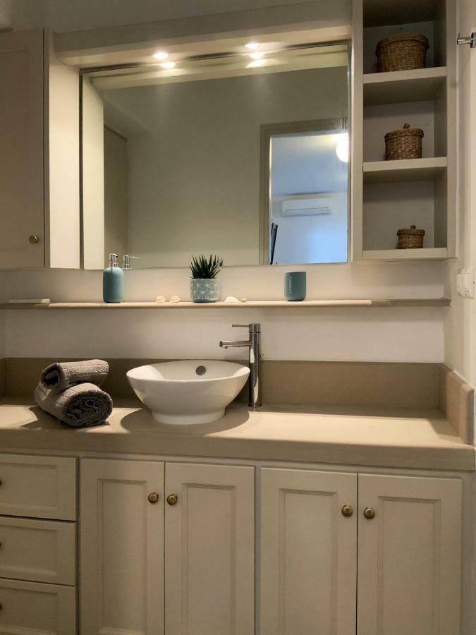 Aqua Blue, Only 100 Meters From The Beach Of Gialiskari Ioulis ภายนอก รูปภาพ